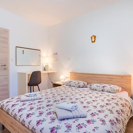 Room Laudina Cres Exterior photo