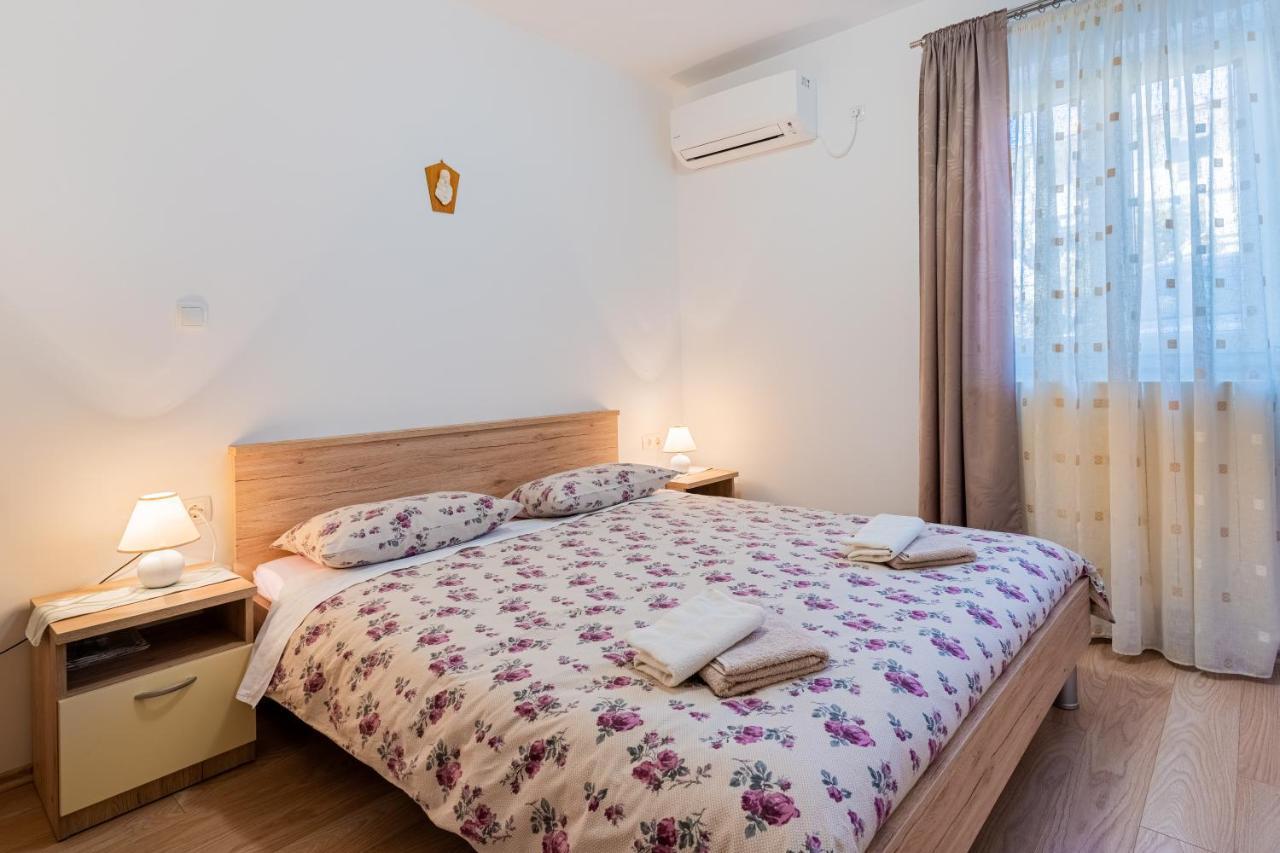 Room Laudina Cres Exterior photo