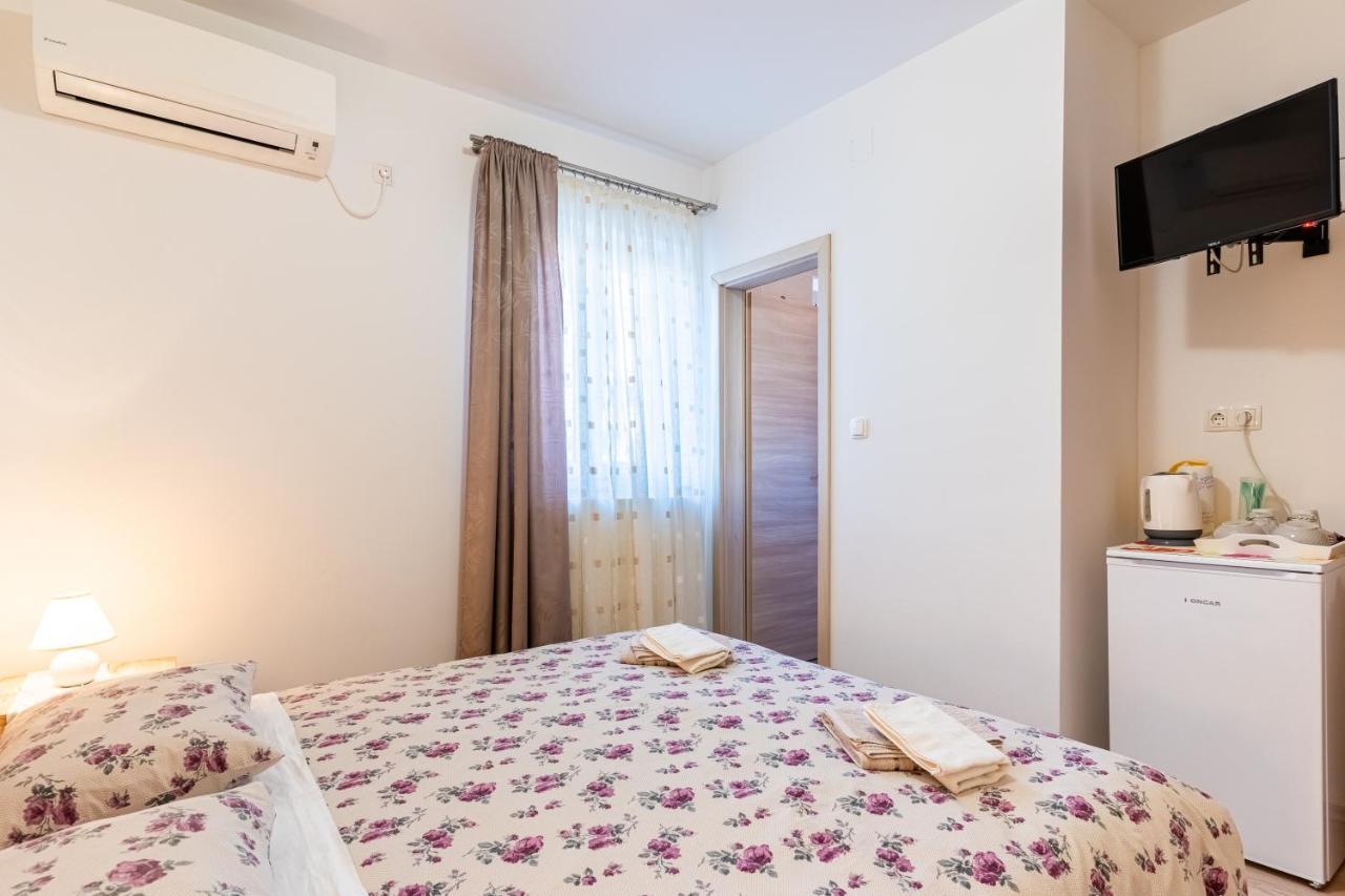 Room Laudina Cres Exterior photo